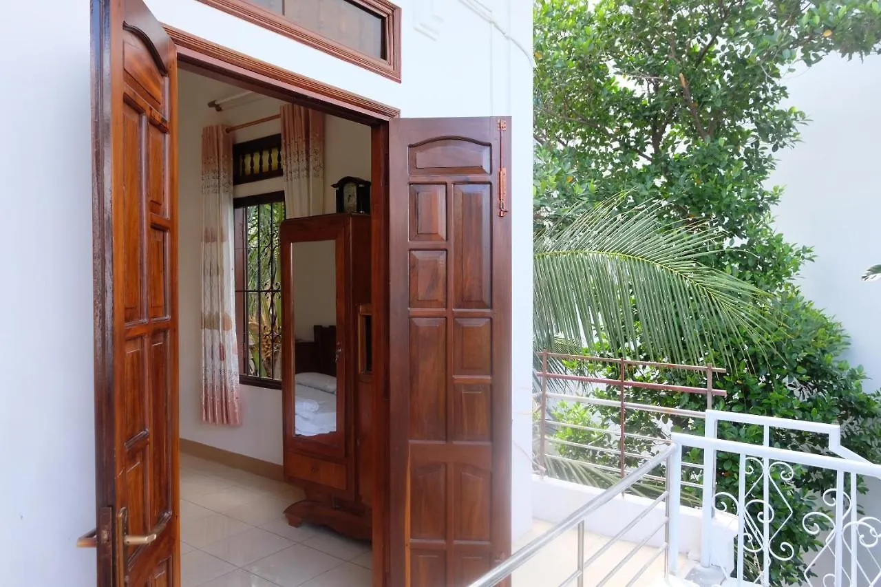 Апартаменты Moon House Tropical Garden - Coconut Нячанг